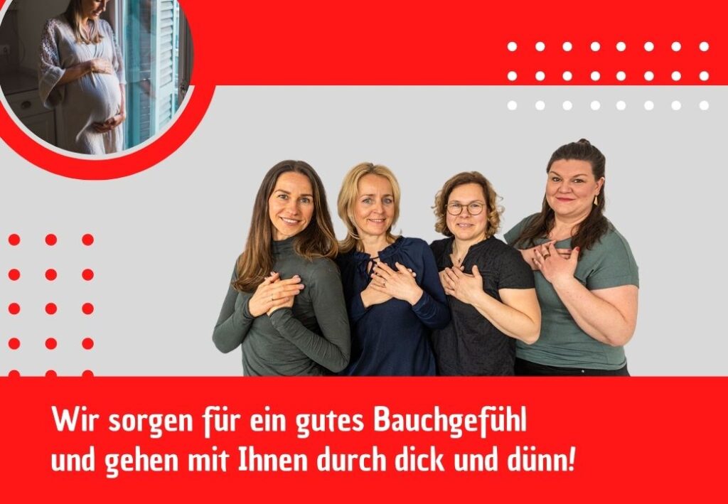 Eine Gruppe von vier Frauen steht nebeneinander, alle mit freundlichem L&auml;cheln und H&auml;nden &uuml;ber dem Herzen. Oben links im Bild ist ein Foto einer schwangeren Frau, die am Fenster steht.