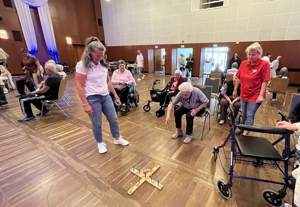 Gruppenaktivit&auml;t in einem Gemeinschaftsraum