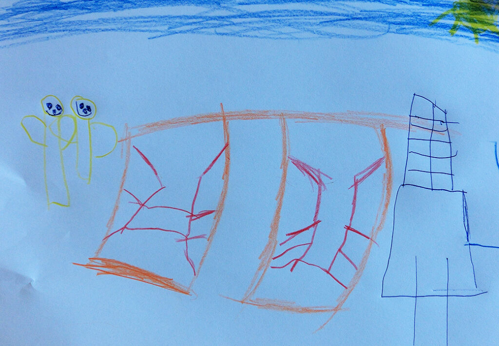 Kinderzeichnung mit zwei Figuren, Formen und Strichen in verschiedenen Farben