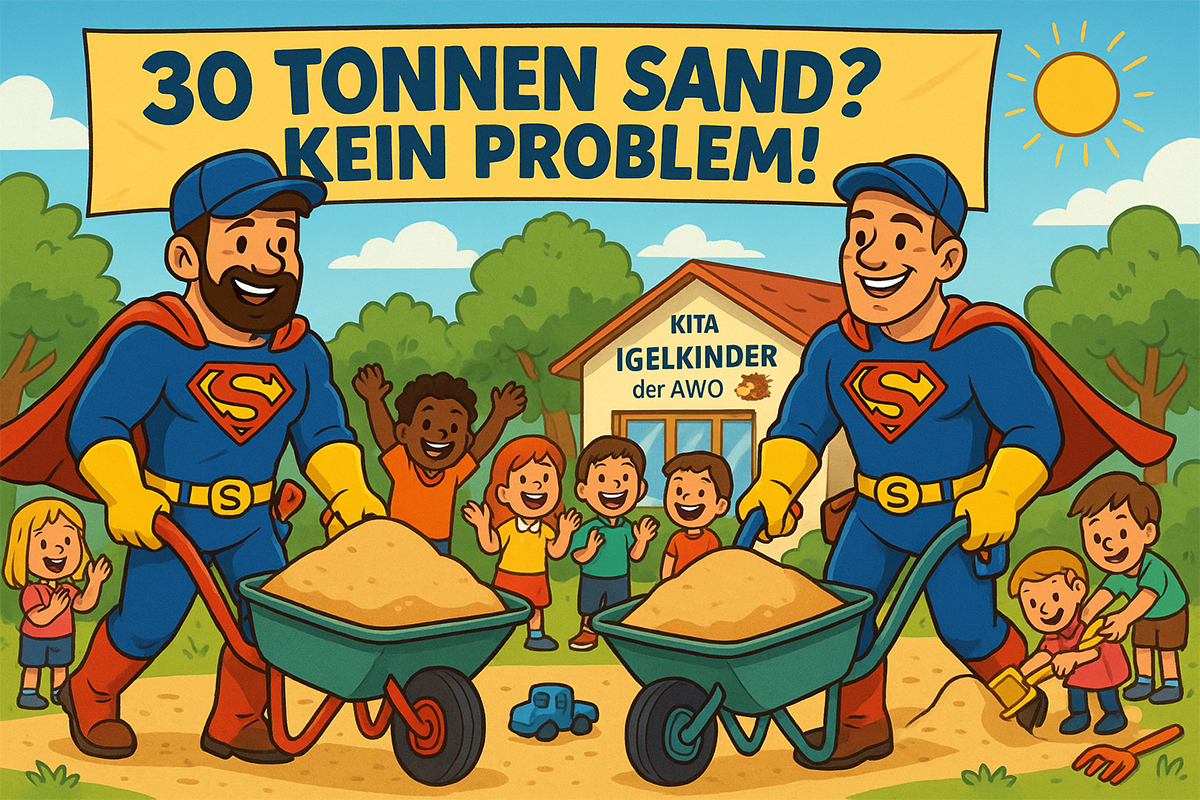 Zwei Männer in Superheldenkostümen schieben Schubkarren mit Sand, umgeben von fröhlichen Kindern.