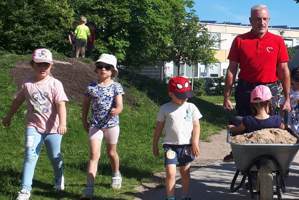 Kindergarten-Aktivit&auml;t im Freien