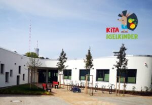 Bild von einer Kindertagesstätte mit Logo