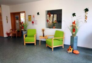 Innenraum mit Herbstdekoration