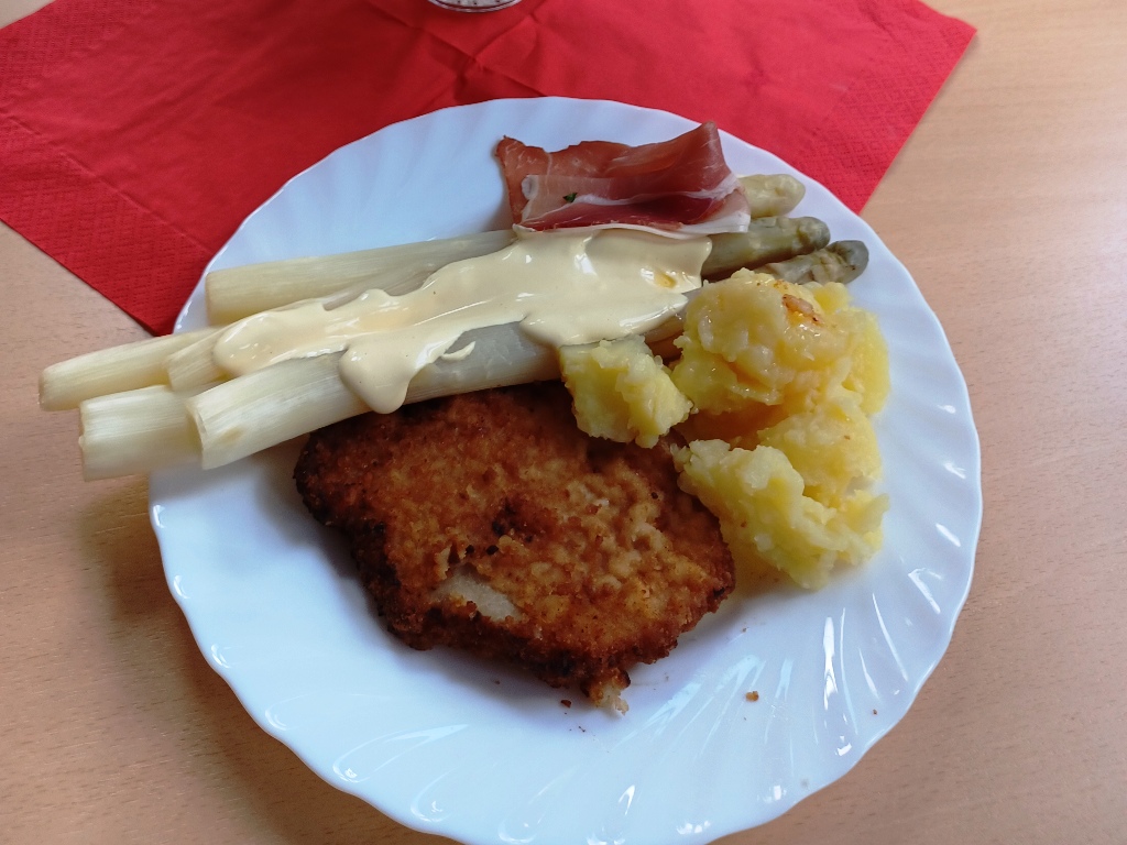 Ein Teller mit Essen